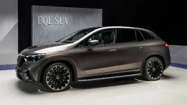 2024-mercedes-benz-eqe-suv-exterior-front-quarter.webp