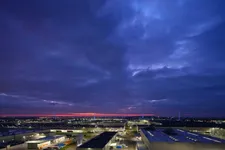 es-bmw-group-plant-leipzig-at-night-12-2020-2250px.webp
