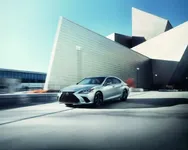 2023_Lexus_ES_300h_0011-scaled.webp