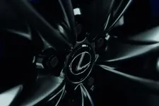 2023_Lexus_ES_300h_0095-scaled.webp