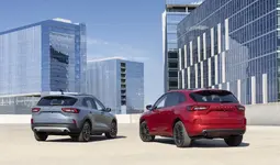 2023 Ford Escape Plug-In Hybrid_Vapor Blue_Ford Escape ST-Line Elite_Rapid Red_02.webp