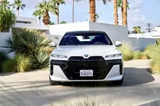 w-bmw-760i-on-location-palm-springs-10-2022-2249px.webp