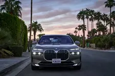 new-bmw-i7-on-location-palm-springs-10-2022-2248px.webp