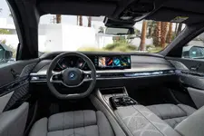new-bmw-i7-on-location-palm-springs-10-2022-2250px.webp