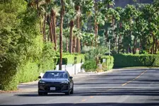 new-bmw-i7-on-location-palm-springs-10-2022-2250px.webp