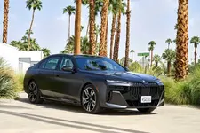 new-bmw-i7-on-location-palm-springs-10-2022-2249px.webp