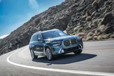 new-bmw-x7-on-location-palm-springs-10-2022-2249px.webp