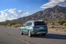 new-bmw-x7-on-location-palm-springs-10-2022-2250px.webp