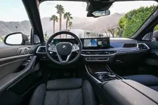 new-bmw-x7-on-location-palm-springs-10-2022-2249px.webp