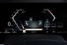 new-bmw-x7-on-location-palm-springs-10-2022-2249px.webp