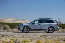 new-bmw-x7-on-location-palm-springs-10-2022-2250px.webp