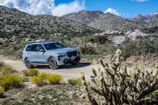 new-bmw-x7-on-location-palm-springs-10-2022-2250px.webp
