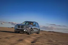 new-bmw-x7-on-location-palm-springs-10-2022-2250px.webp