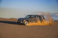new-bmw-x7-on-location-palm-springs-10-2022-2250px.webp