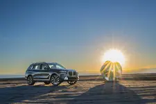 new-bmw-x7-on-location-palm-springs-10-2022-2250px.webp