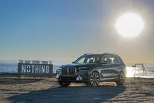new-bmw-x7-on-location-palm-springs-10-2022-2250px.webp