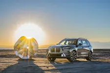 new-bmw-x7-on-location-palm-springs-10-2022-2250px.webp