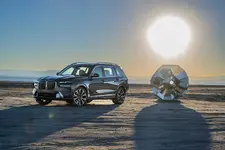 new-bmw-x7-on-location-palm-springs-10-2022-2250px.webp