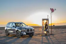 new-bmw-x7-on-location-palm-springs-10-2022-2250px.webp