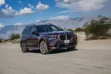 new-bmw-x7-on-location-palm-springs-10-2022-2250px.webp