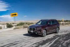 new-bmw-x7-on-location-palm-springs-10-2022-2250px.webp