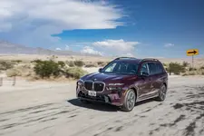 new-bmw-x7-on-location-palm-springs-10-2022-2250px.webp