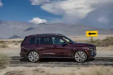 new-bmw-x7-on-location-palm-springs-10-2022-2250px.webp