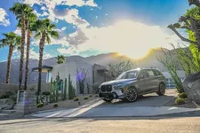 new-bmw-x7-on-location-palm-springs-10-2022-2250px.webp