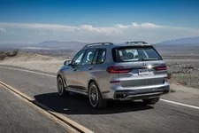 new-bmw-x7-on-location-palm-springs-10-2022-2249px.webp