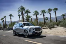 new-bmw-x7-on-location-palm-springs-10-2022-2250px.webp