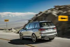 new-bmw-x7-on-location-palm-springs-10-2022-2249px.webp