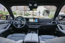 new-bmw-x7-on-location-palm-springs-10-2022-2250px.webp