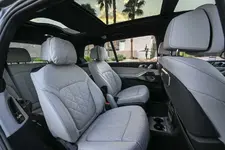 new-bmw-x7-on-location-palm-springs-10-2022-2250px.webp