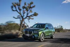 new-bmw-x7-on-location-palm-springs-10-2022-2250px.webp