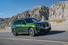 new-bmw-x7-on-location-palm-springs-10-2022-2250px.webp