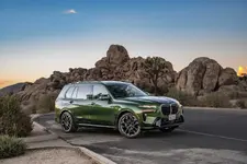 new-bmw-x7-on-location-palm-springs-10-2022-2250px.webp