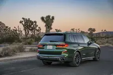 new-bmw-x7-on-location-palm-springs-10-2022-2250px.webp