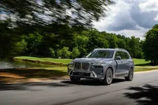new-bmw-x7-on-location-palm-springs-10-2022-2250px.webp