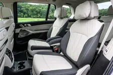 new-bmw-x7-on-location-palm-springs-10-2022-2250px.webp