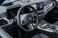 new-bmw-x7-on-location-palm-springs-10-2022-2250px.webp
