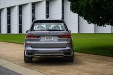 new-bmw-x7-on-location-palm-springs-10-2022-2250px.webp