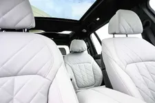 new-bmw-x7-on-location-palm-springs-10-2022-2250px.webp