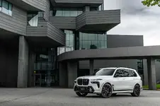 new-bmw-x7-on-location-palm-springs-10-2022-2251px.webp