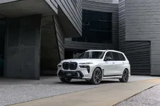 new-bmw-x7-on-location-palm-springs-10-2022-2251px.webp