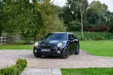 ini-cooper-s-clubman-untold-edition-11-2022-2250px.webp