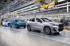 1-in-the-bmw-group-plant-regensburg-11-2022-2250px.webp