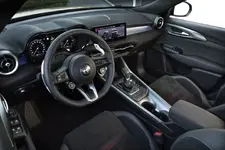 alfaromeotonalepluginhybridq4interior4-6373b2cb9a46a.webp