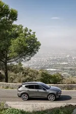 alfaromeotonalepluginhybridq4vertical5-6373b631ae331.webp