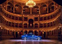 847-bmw-i7-at-the-opera-in-budapest-11-2022-2048px.webp