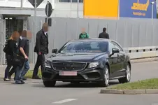 mercedes-benz-cls-c218-facelift-spied-with-negligible-camo-photo-gallery-1080p-1.webp